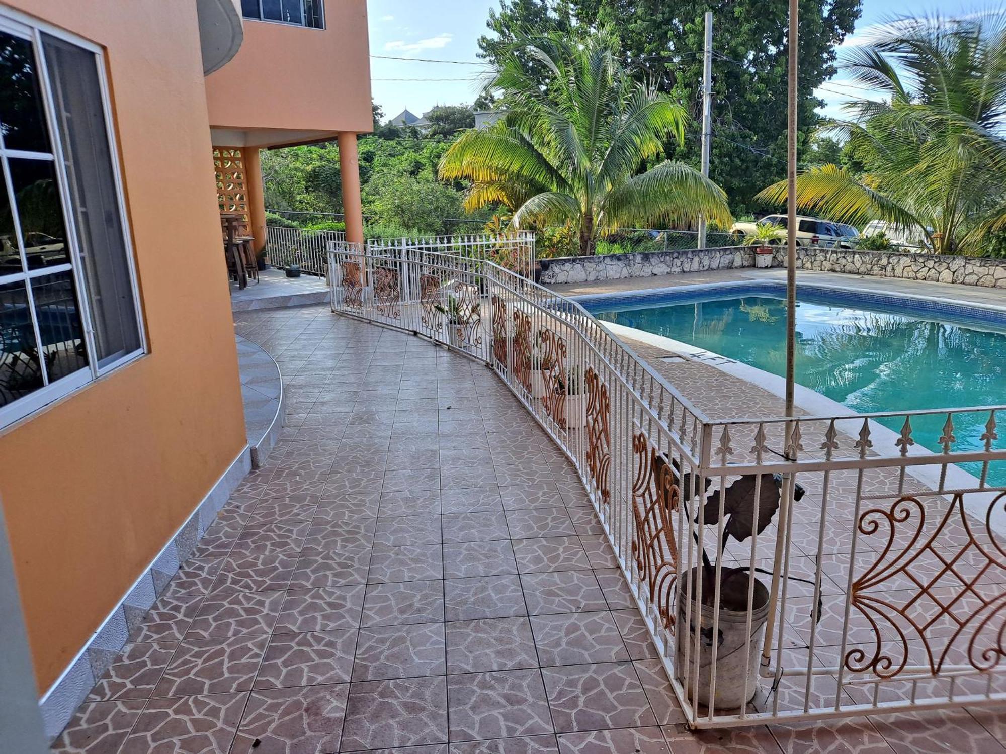 Chaudhry Holiday House Montego Bay Exterior photo